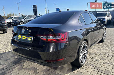 Лифтбек Skoda Superb 2016 в 
