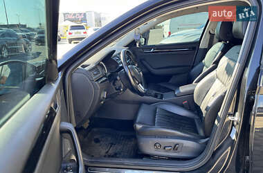 Лифтбек Skoda Superb 2016 в 