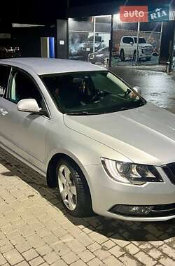 Лифтбек Skoda Superb 2015 в 