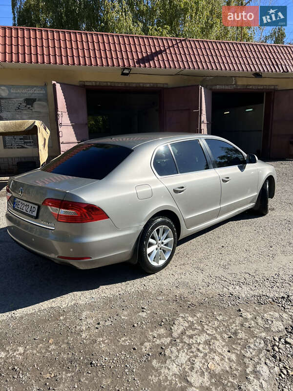 Лифтбек Skoda Superb 2013 в Кривом Роге