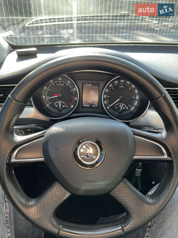 Лифтбек Skoda Superb 2013 в Кривом Роге