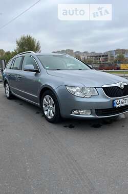 Универсал Skoda Superb 2011 в Киеве