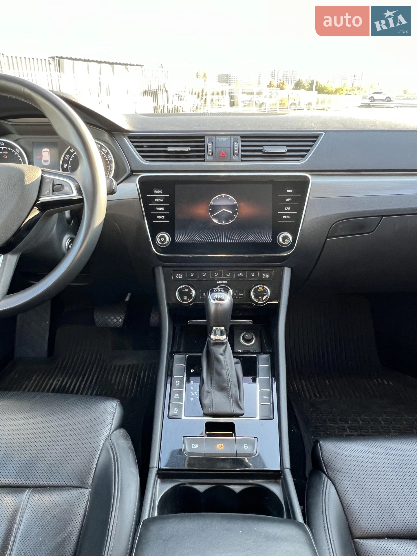 2017 Skoda Superb - мініатюра 12