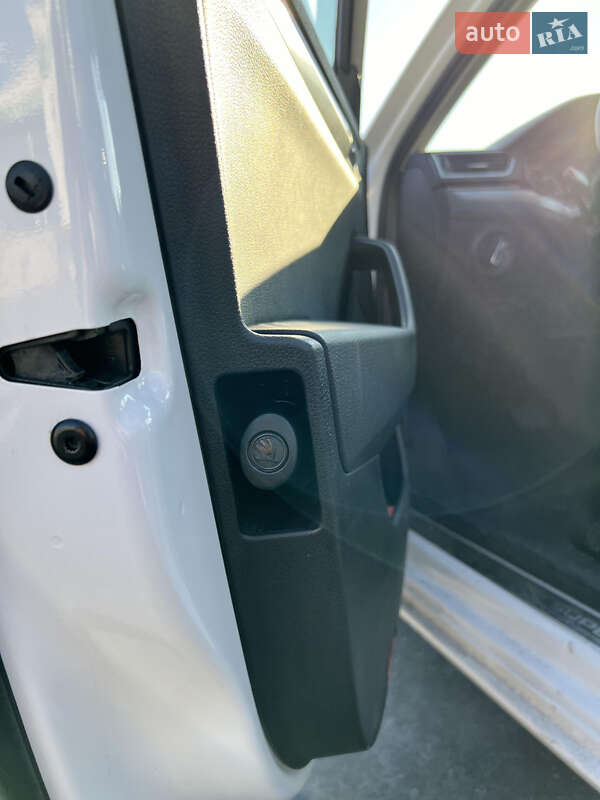 Универсал Skoda Superb 2017 в Киеве фото 16 Универсал Skoda Superb 2017 в Киеве