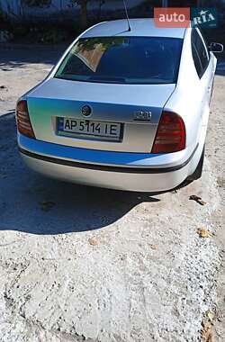 Лифтбек Skoda Superb 2004 в 