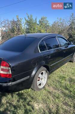 Лифтбек Skoda Superb 2006 в 