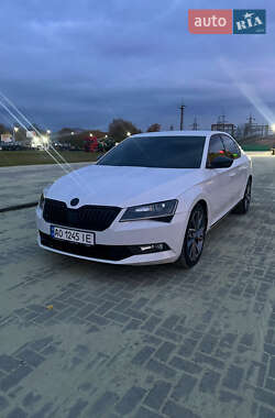 Лифтбек Skoda Superb 2016 в Мукачево