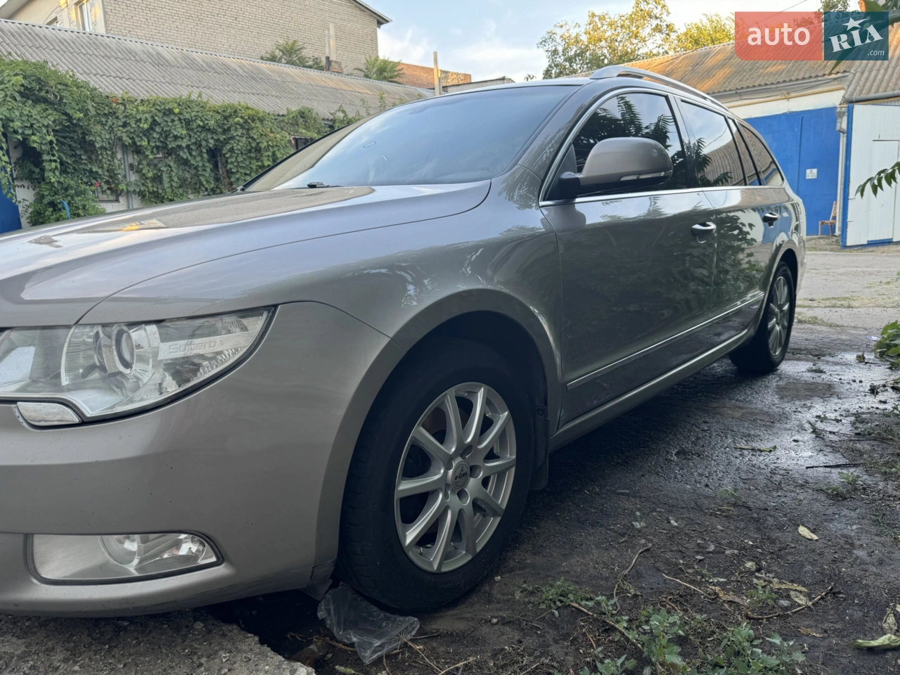 2010 Skoda Superb - мініатюра 10