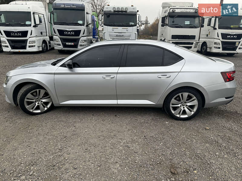 Лифтбек Skoda Superb 2017 в Хусте