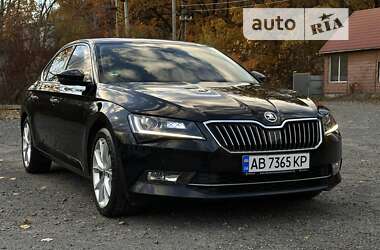 Ліфтбек Skoda Superb 2015 в Гнівані