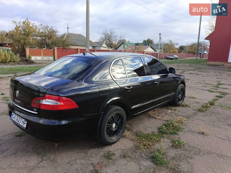 Лифтбек Skoda Superb 2010 в Смеле