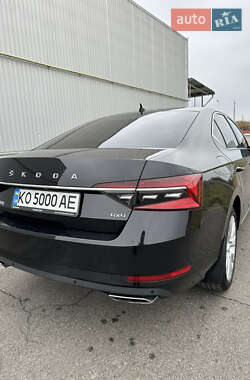 Лифтбек Skoda Superb 2022 в Хусте