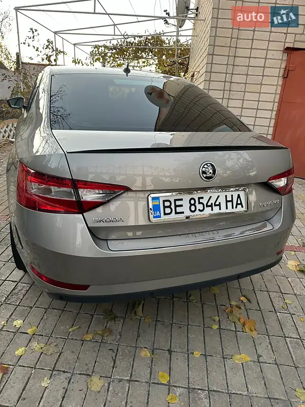 Skoda Superb 2018 VIN TMBAL4NP7JB300388 фото оголошення 4 з 43