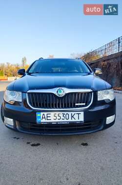 Універсал Skoda Superb 2012 в Дніпрі