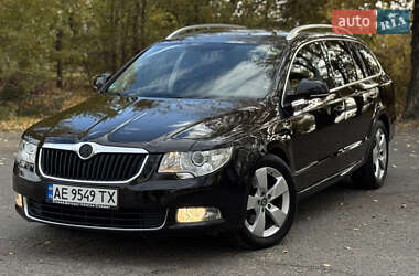 Універсал Skoda Superb 2013 в Дніпрі