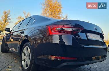 Ліфтбек Skoda Superb 2018 в 