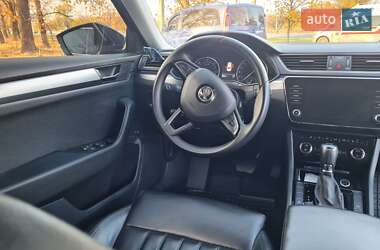 Ліфтбек Skoda Superb 2018 в 