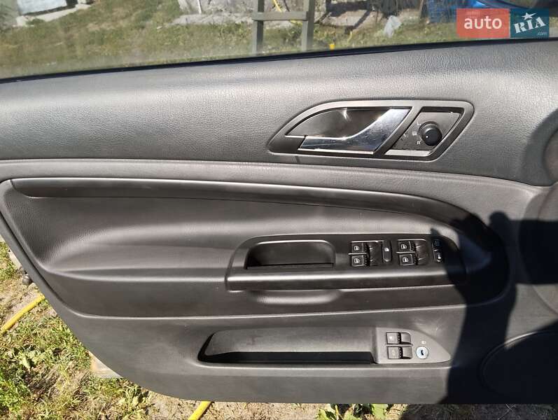 Ліфтбек Skoda Superb 2003 в Харкові