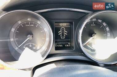 Лифтбек Skoda Superb 2011 в 