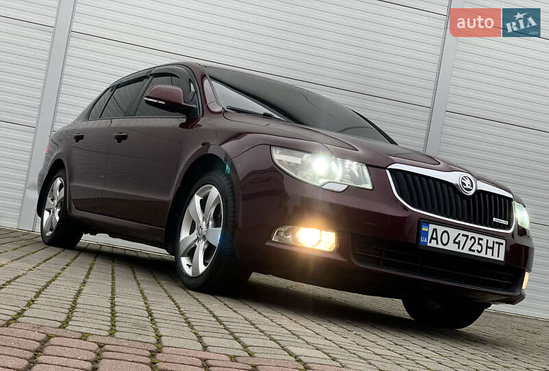 Лифтбек Skoda Superb 2012 в Мукачево