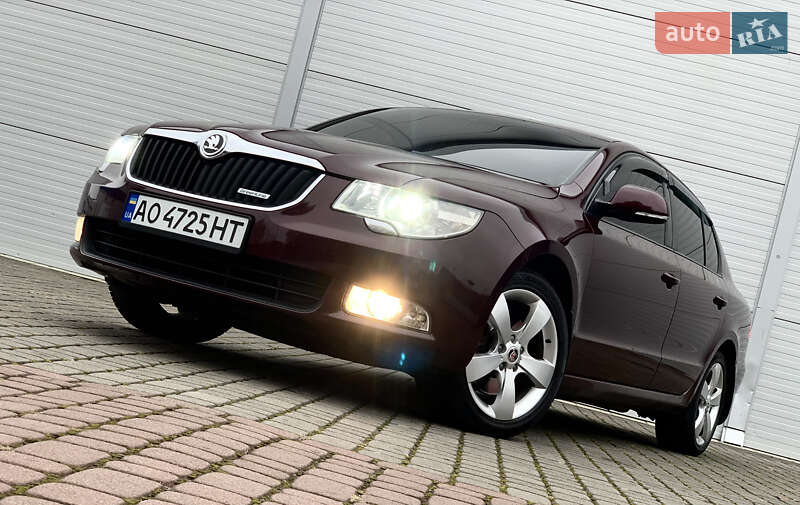 Лифтбек Skoda Superb 2012 в Мукачево