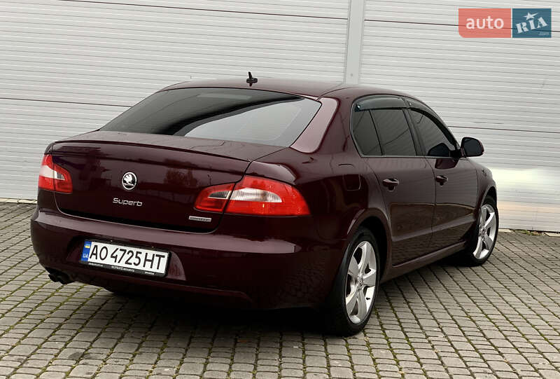 Лифтбек Skoda Superb 2012 в Мукачево