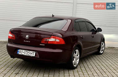 Лифтбек Skoda Superb 2012 в 