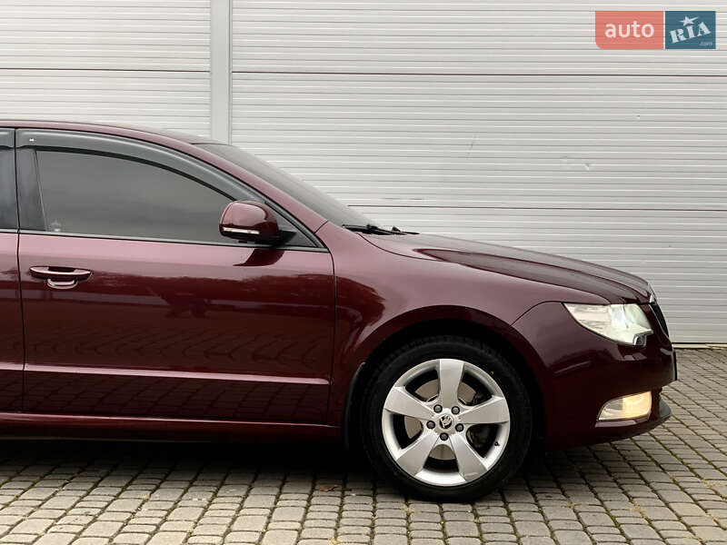 Лифтбек Skoda Superb 2012 в Мукачево
