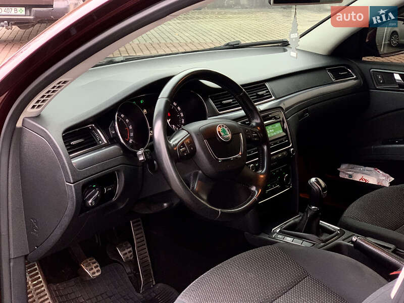 Лифтбек Skoda Superb 2012 в Мукачево