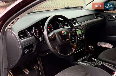 Лифтбек Skoda Superb 2012 в 