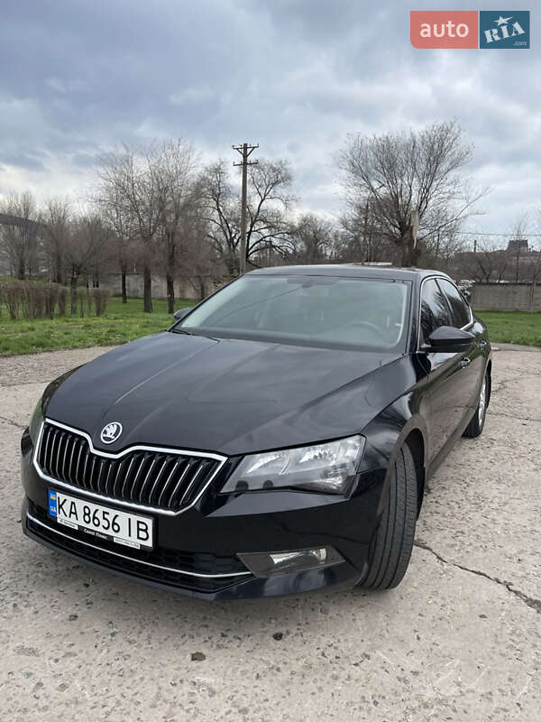 Лифтбек Skoda Superb 2016 в Кривом Роге