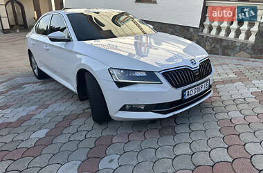 Лифтбек Skoda Superb 2017 в 