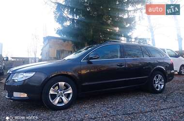 Skoda Superb 2011