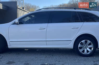 Універсал Skoda Superb 2011 в Дрогобичі