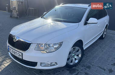 Універсал Skoda Superb 2011 в Дрогобичі