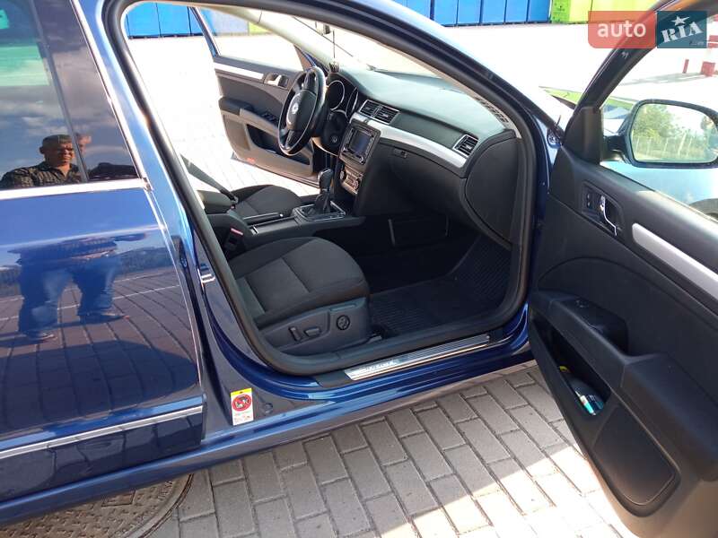 Универсал Skoda Superb 2011 в Дубно