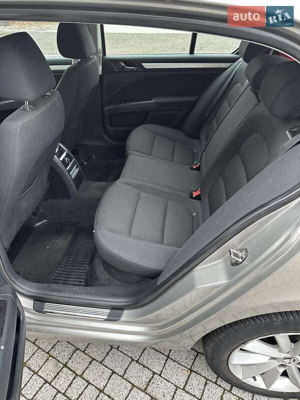 Лифтбек Skoda Superb 2014 в Львове