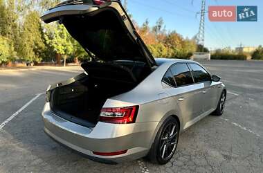 Лифтбек Skoda Superb 2017 в Киеве