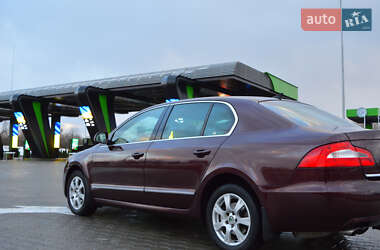 Лифтбек Skoda Superb 2010 в 
