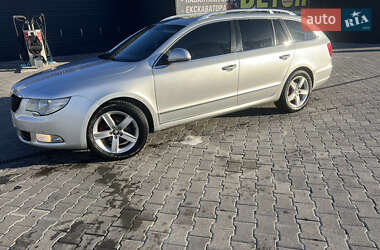 Универсал Skoda Superb 2010 в Звягеле