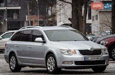 Универсал Skoda Superb 2012 в Львове