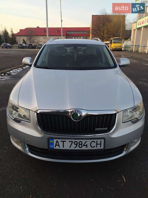 Универсал Skoda Superb 2012 в Самборе