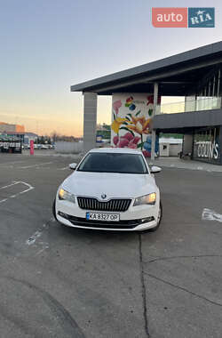 Лифтбек Skoda Superb 2016 в Киеве