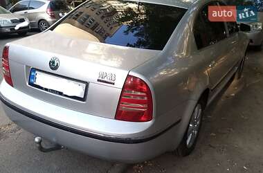 Лифтбек Skoda Superb 2004 в 