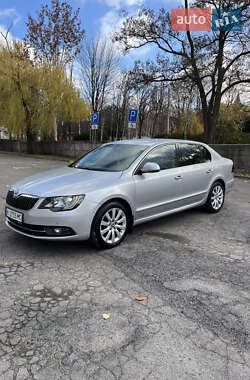 Ліфтбек Skoda Superb 2013 в Кривому Розі