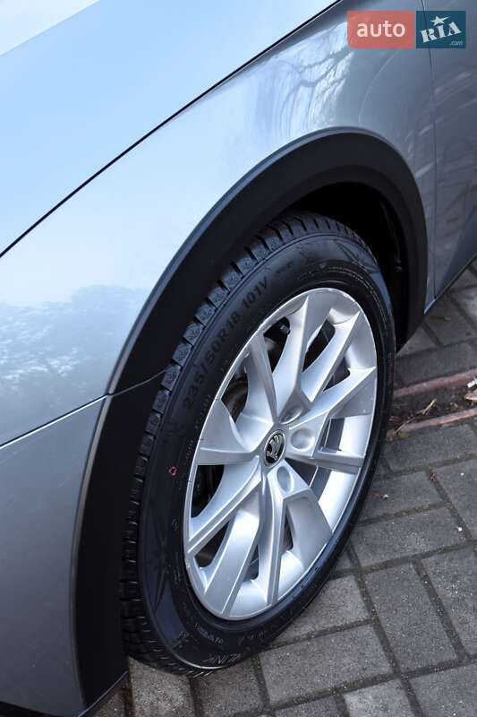 Универсал Skoda Superb 2020 в Дрогобыче