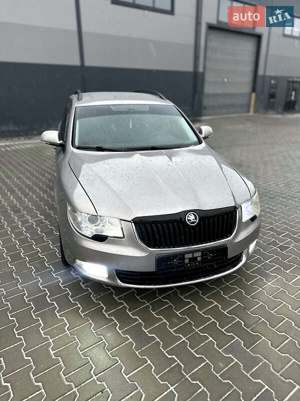 Универсал Skoda Superb 2010 в Калуше