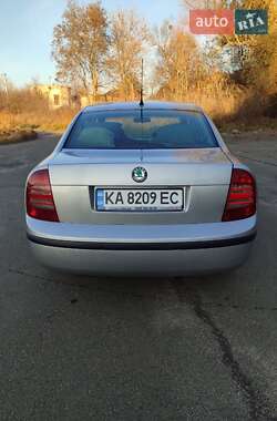 Лифтбек Skoda Superb 2003 в Калиновке