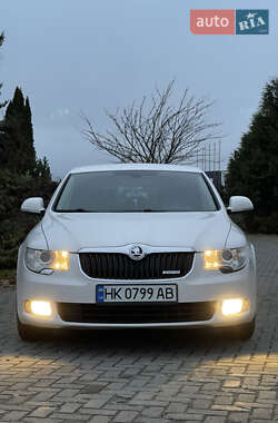 Лифтбек Skoda Superb 2011 в Ровно