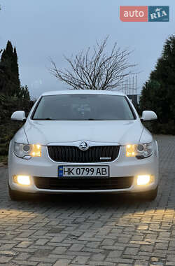 Skoda Superb 2011